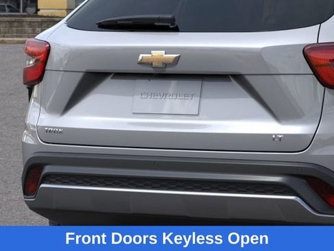 New 2026 Chevrolet Trax LT w/ Driver Confidence Package FWD image 15