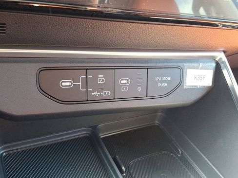 New 2026 Kia Carnival SX Prestige image 17