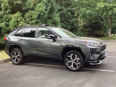 Used 2021 Toyota RAV4 XSE w/ Weather Package AWD/4WD image 9