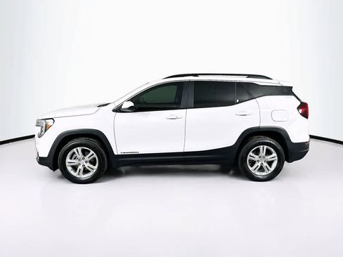 Used 2022 GMC Terrain SLE w/ Driver Convenience Package image 3