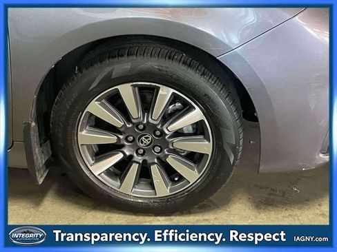 Used 2018 Toyota Sienna Limited Premium w/ Protection Package AWD/4WD image 9