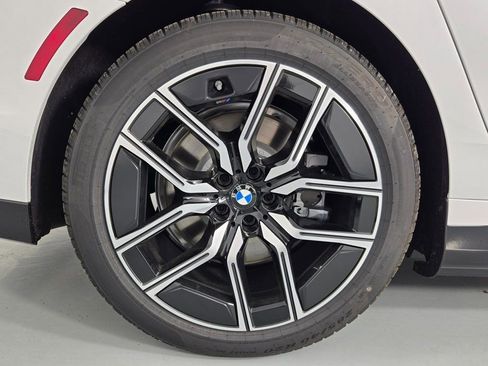 New 2026 BMW 750e xDrive image 10