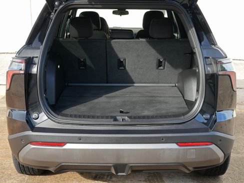 Used 2026 Chevrolet Equinox LT FWD image 8