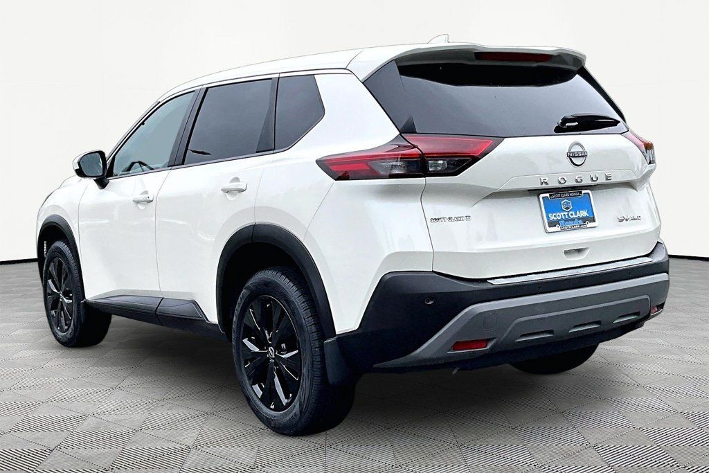 Used 2023 Nissan Rogue SV AWD/4WD image 5