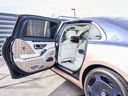 Used 2023 Mercedes-Benz Maybach S 680 4MATIC image 32