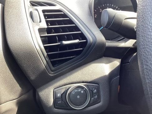 Used 2019 Ford Escape SE FWD image 35
