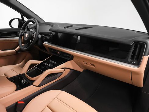 New 2026 Porsche Cayenne image 21