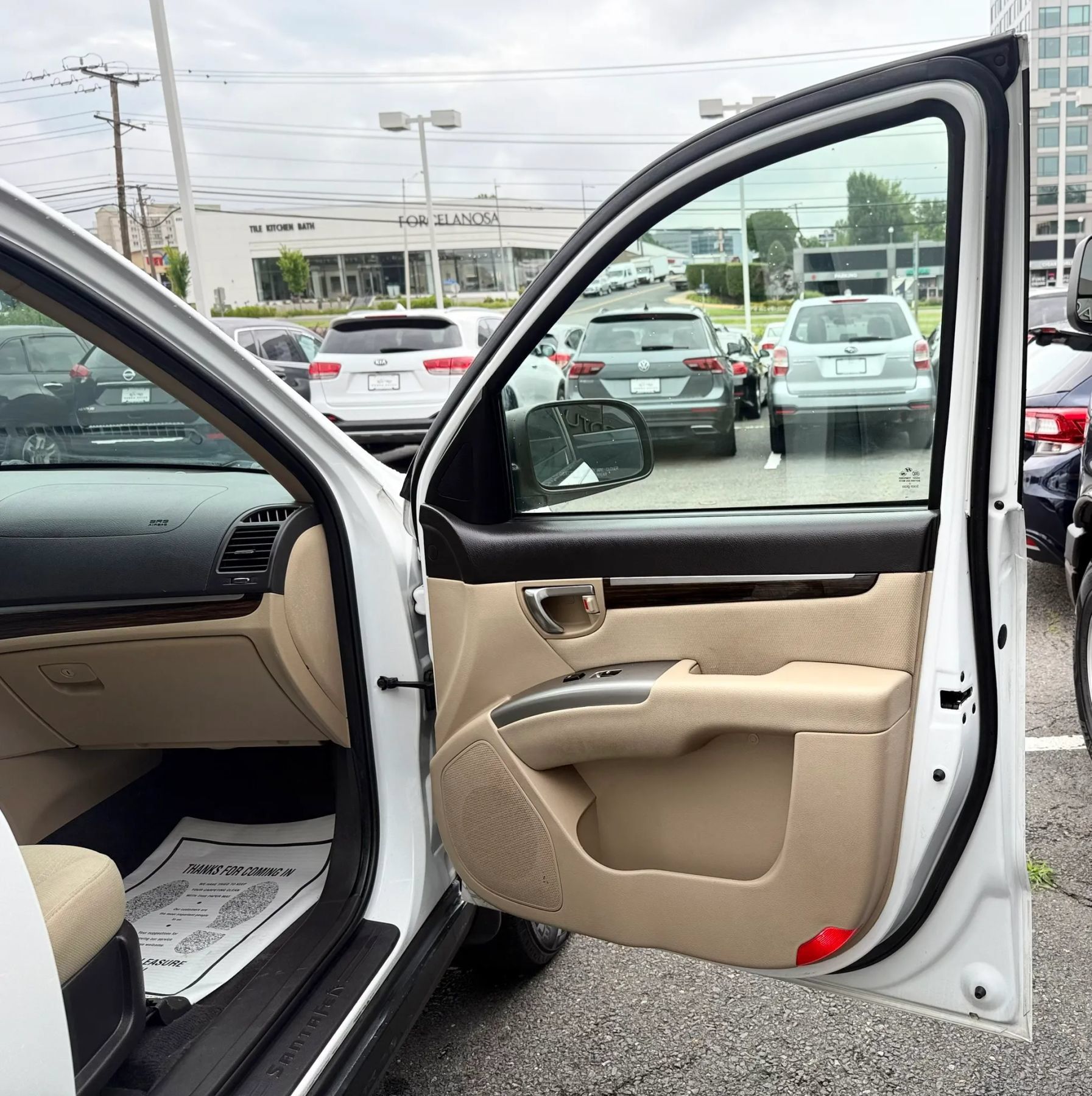 Used 2011 Hyundai Santa Fe GLS FWD image 30