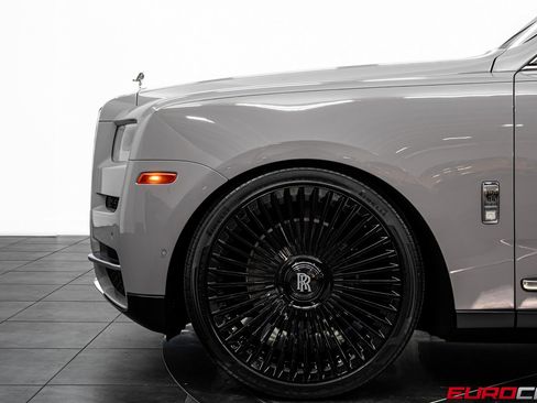 Used 2021 Rolls-Royce Cullinan image 15