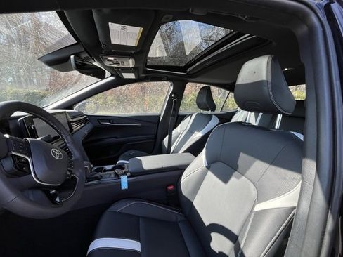 Used 2025 Toyota Camry SE w/ Multimedia Upgrade Package image 3