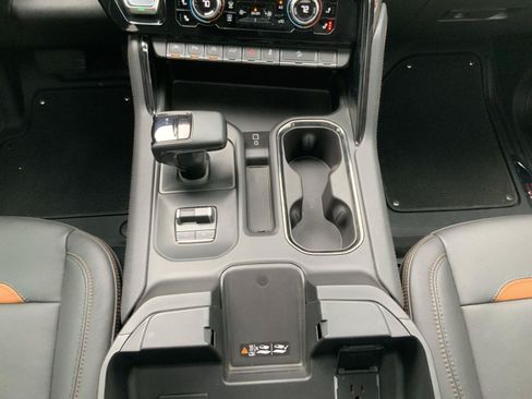 Used 2023 GMC Sierra 1500 AT4 w/ AT4 Premium Package AWD/4WD image 46