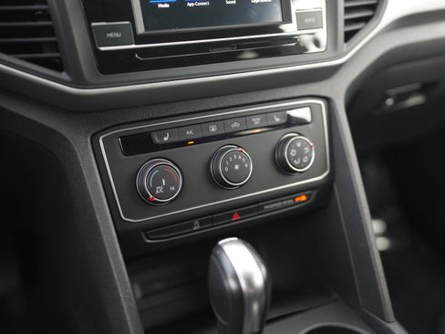 Certified 2022 Volkswagen Atlas SE image 14