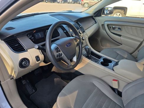 Used 2016 Ford Taurus SE image 10