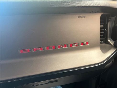 Used 2022 Ford Bronco Outer Banks image 16