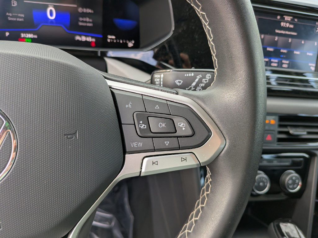 Certified 2023 Volkswagen Taos S FWD image 28