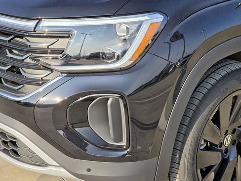 New 2026 Volkswagen Atlas Cross Sport SE FWD image 6