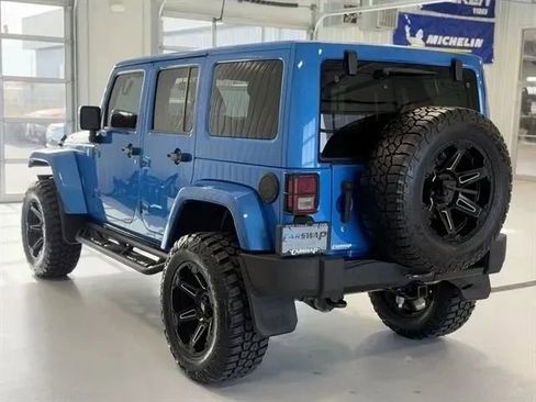 Used 2015 Jeep Wrangler Unlimited Sahara AWD/4WD image 5