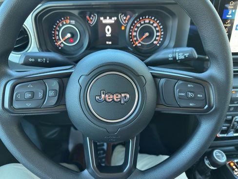 New 2026 Jeep Gladiator Sport AWD/4WD image 12