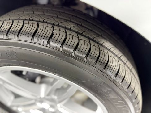 New 2026 Porsche Macan image 20