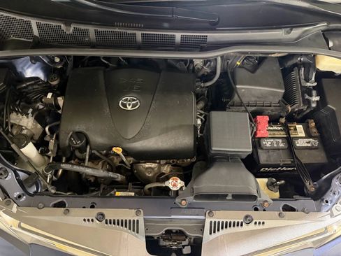 Used 2018 Toyota Sienna XLE Premium AWD/4WD image 22
