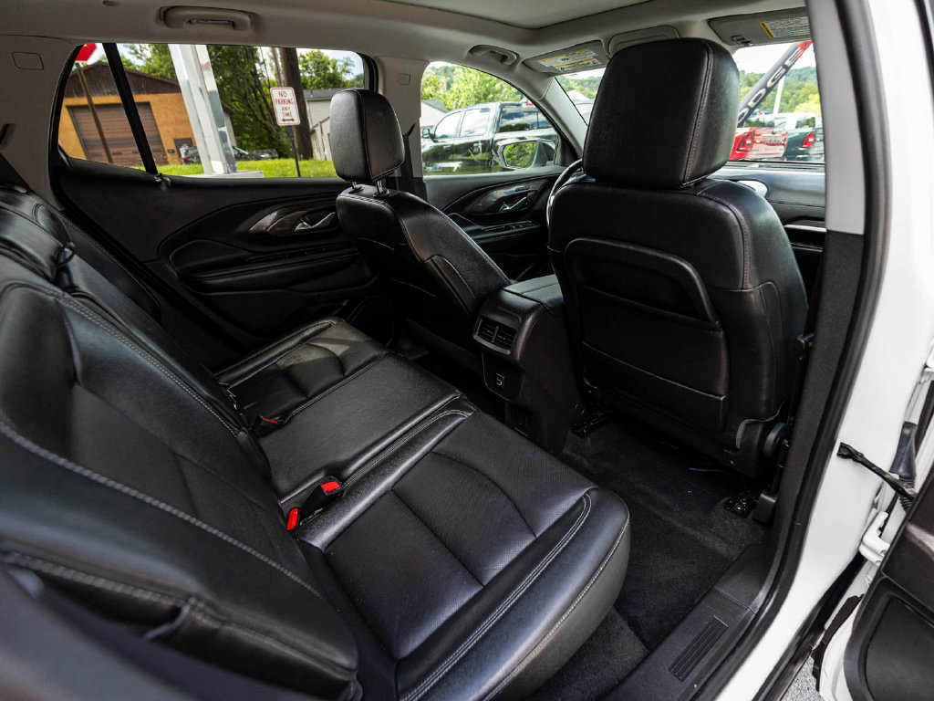 Used 2024 GMC Terrain SLT w/ Elevation Edition AWD/4WD image 29