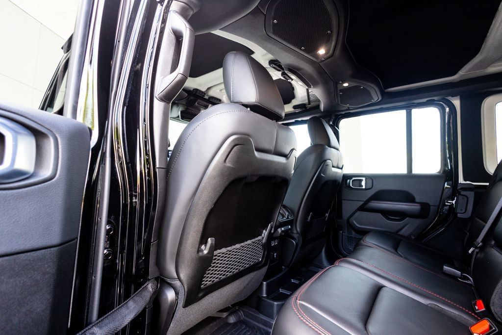 Used 2024 Jeep Wrangler Unlimited Rubicon AWD/4WD image 44