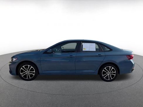Used 2025 Volkswagen Jetta Sport FWD image 9