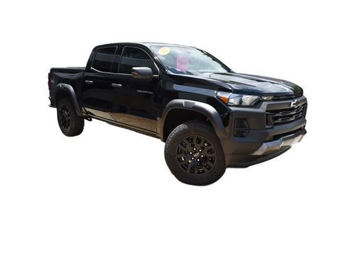 Used 2023 Chevrolet Colorado Trail Boss w/ Advanced Trailering Package AWD/4WD image 2