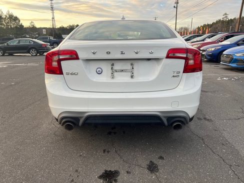 Used 2017 Volvo S60 T5 Dynamic image 5