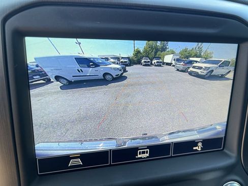 Used 2022 GMC Sierra 1500 AT4 w/ AT4 Premium Package AWD/4WD image 17