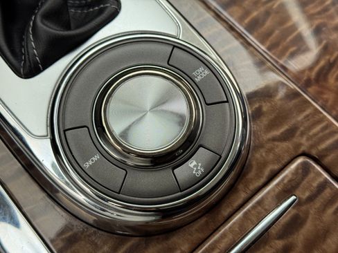 Used 2020 Nissan Armada SL w/ Premium Package image 32