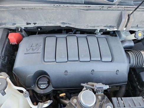 Used 2011 Chevrolet Traverse LT w/ Personal Connectivity Package image 28