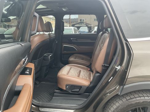 Used 2020 Kia Telluride SX w/ SX Prestige Package AWD/4WD image 9