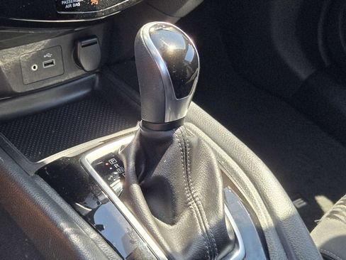 Used 2020 Nissan Rogue SV AWD/4WD image 19