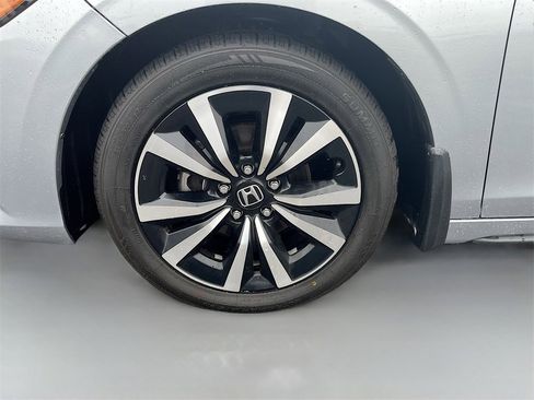 Used 2023 Honda Civic EX-L image 32