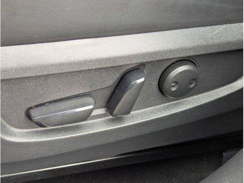 Used 2019 INFINITI QX50 Luxe w/ Navigation Package FWD image 69