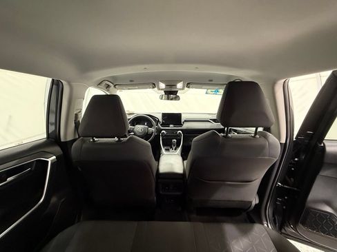 Used 2025 Toyota RAV4 XLE FWD image 27