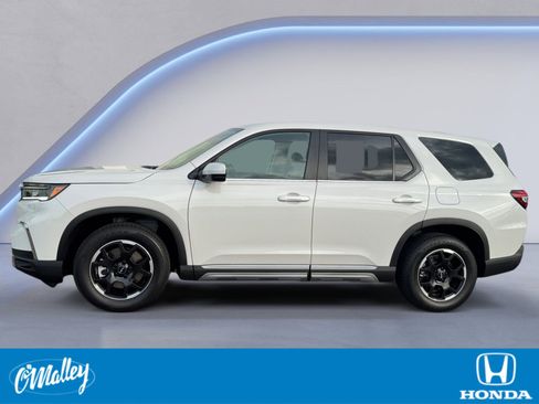Certified 2025 Honda Pilot EX-L image 2