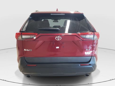 Certified 2022 Toyota RAV4 XLE w/ Convenience Package image 6