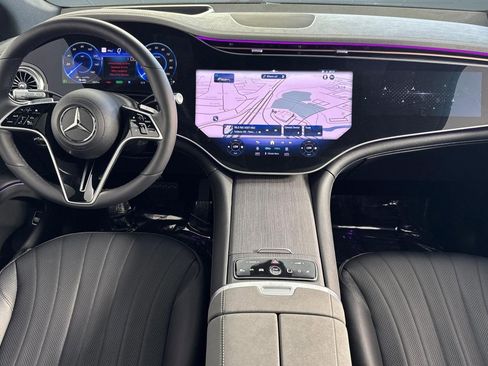 New 2026 Mercedes-Benz EQS 400 4MATIC SUV image 4