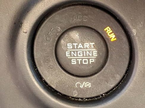 Used 2022 Jeep Gladiator Overland image 26