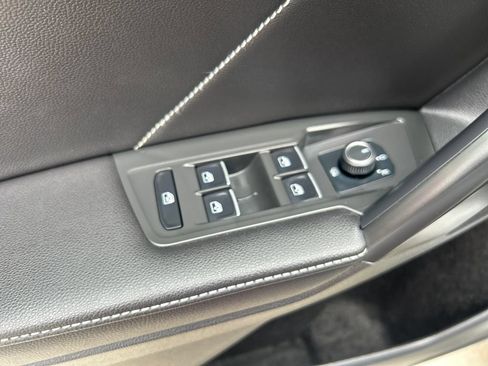 Used 2024 Volkswagen Tiguan SE R-Line AWD/4WD image 12