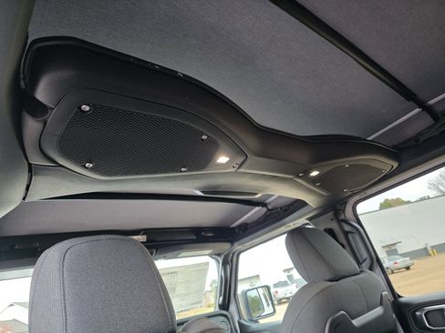 New 2026 Jeep Wrangler Unlimited Rubicon image 16