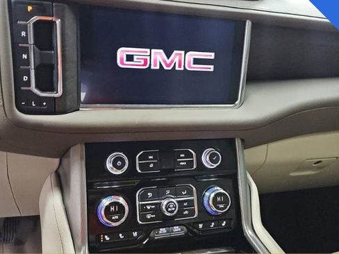 Used 2021 GMC Yukon Denali w/ Advanced Technology Package image 8