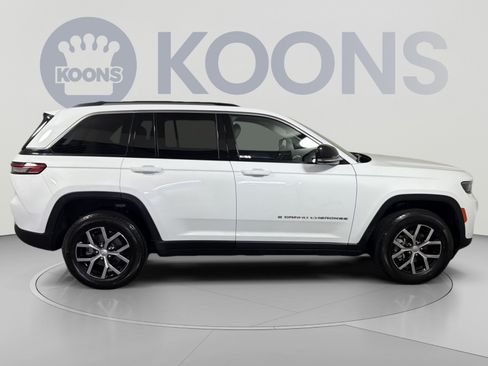 Used 2023 Jeep Grand Cherokee Limited w/ Luxury Tech Group II AWD/4WD image 8