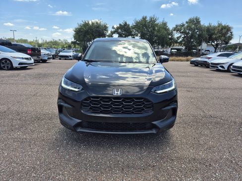 Used 2023 Honda HR-V LX image 2