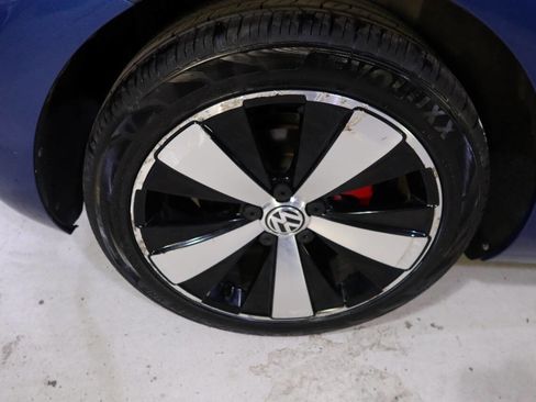 Used 2013 Volkswagen Beetle 2.0T image 31
