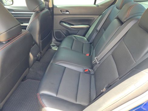 Used 2023 Nissan Altima 2.5 SR FWD image 13
