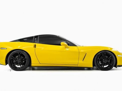 Used 2013 Chevrolet Corvette Coupe w/ 3LT Preferred Equipment Group RWD image 5
