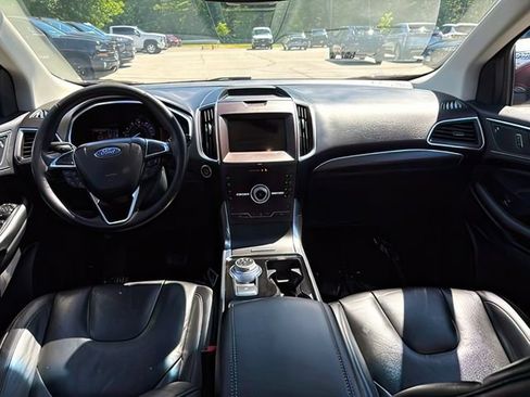 Used 2020 Ford Edge Titanium w/ Class II Trailer Tow Package AWD/4WD image 24